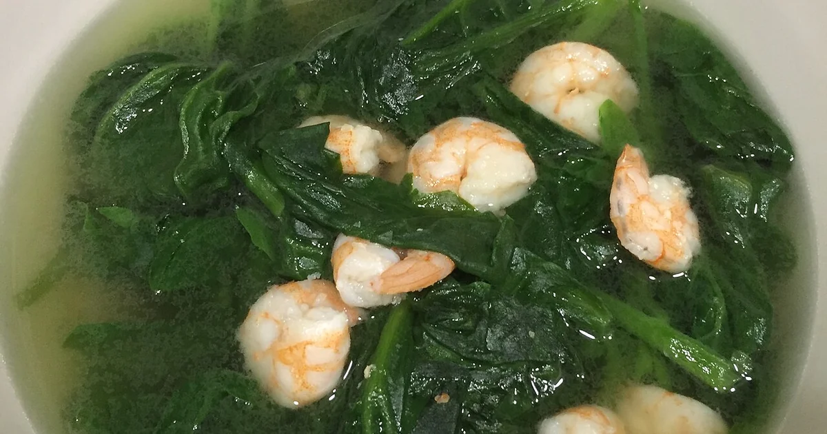 Green leafy soup with some shrimp